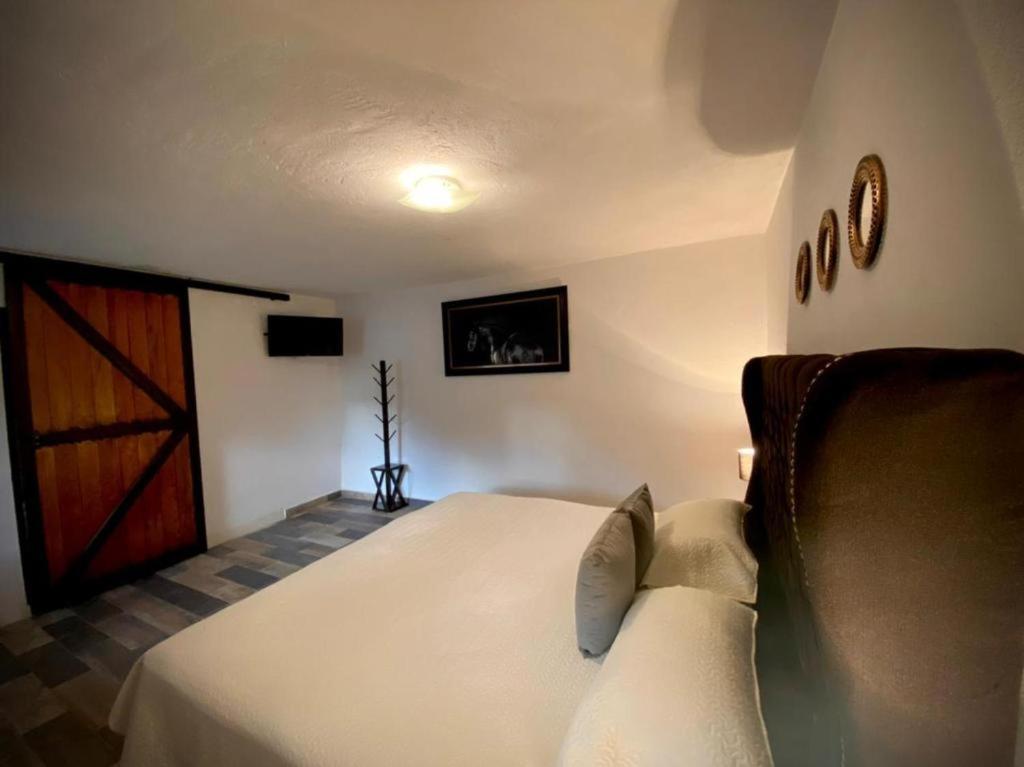 Cabanas, Suites Y Habitaciones Rancho San Jorge Bernal Zewnętrze zdjęcie